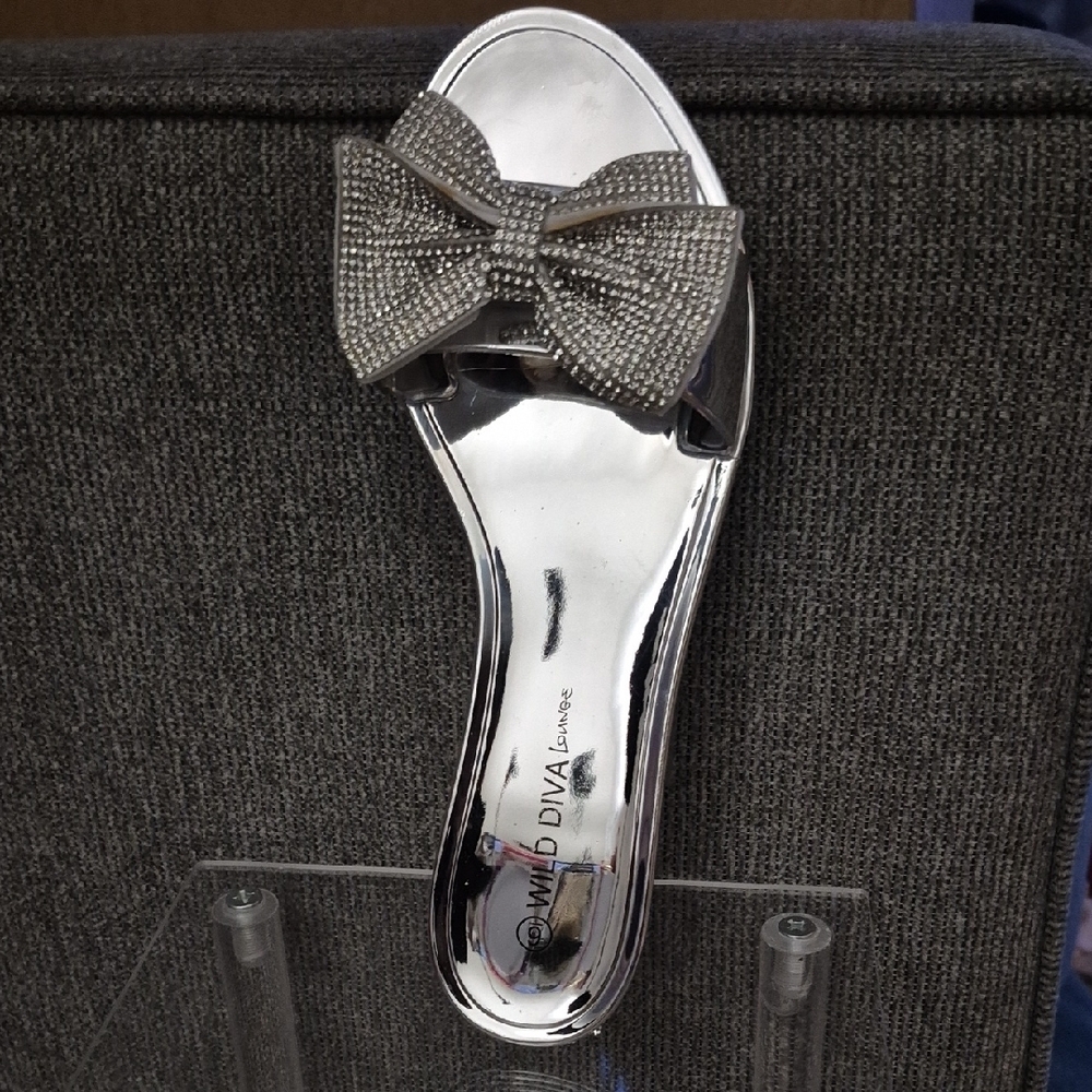 Wild Diva Silver Bow Women's Shoes